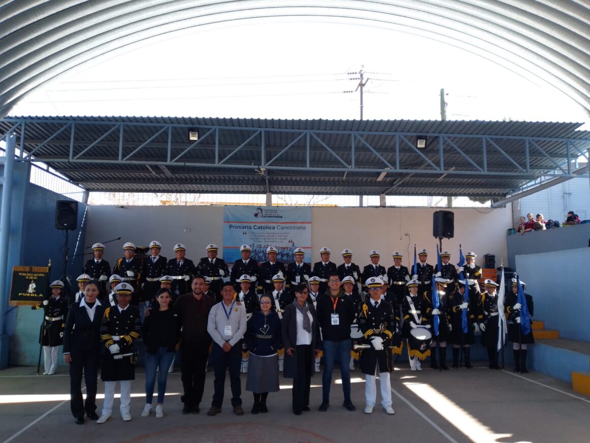 Escorts and Military Bands of Pueblo Technological Institute visited Morelos Educational Institute