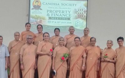 India – Incontro su società e finanze al Nirmalashram: fedeltà, trasparenza e responsabilità